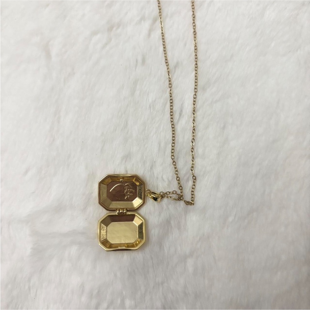 5/$15 🩷 MUST BUNDLE Gold Pink Heart Locket Necklace with Green Accent - Picture 3 of 7
